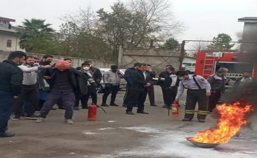  آموزش ایمنی و آتش نشانی به نگهبانان ادارات 