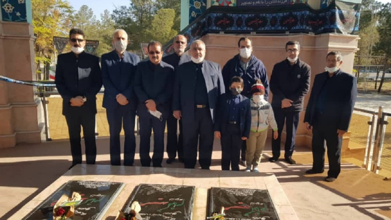 تقدیر خادمیاران رضوی عالم آل محمد از پژوهشگران نخبه