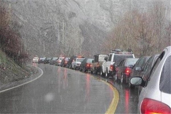 فوت ۲ مسافر در اولین بارش برف پاییزی در جاده‌های کشور