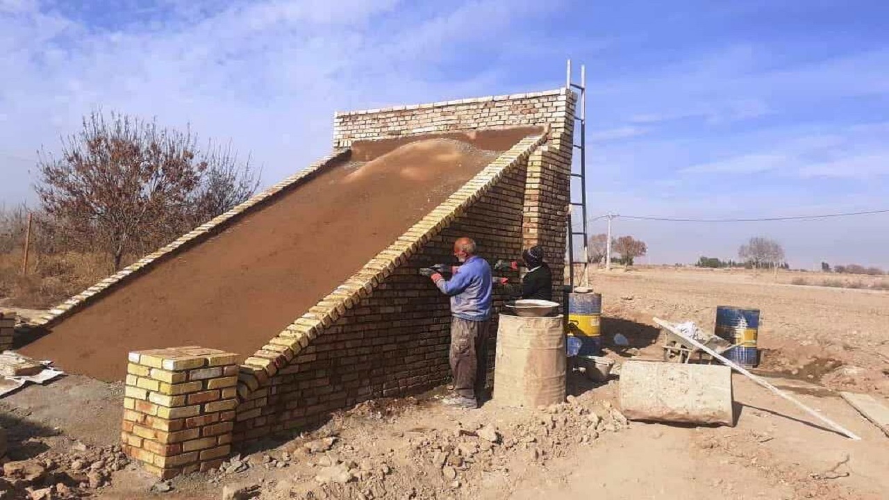 مرمت آب ‌انبار روستای سَنرد گرمسار آغاز شد