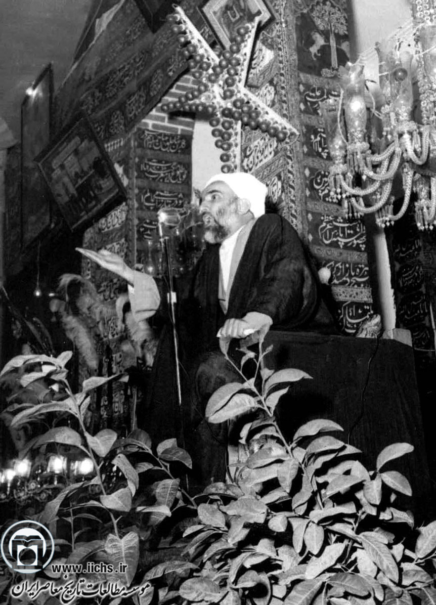 منبری که به او تهمت غیر اخلاقی زده شد + عکس و فیلم