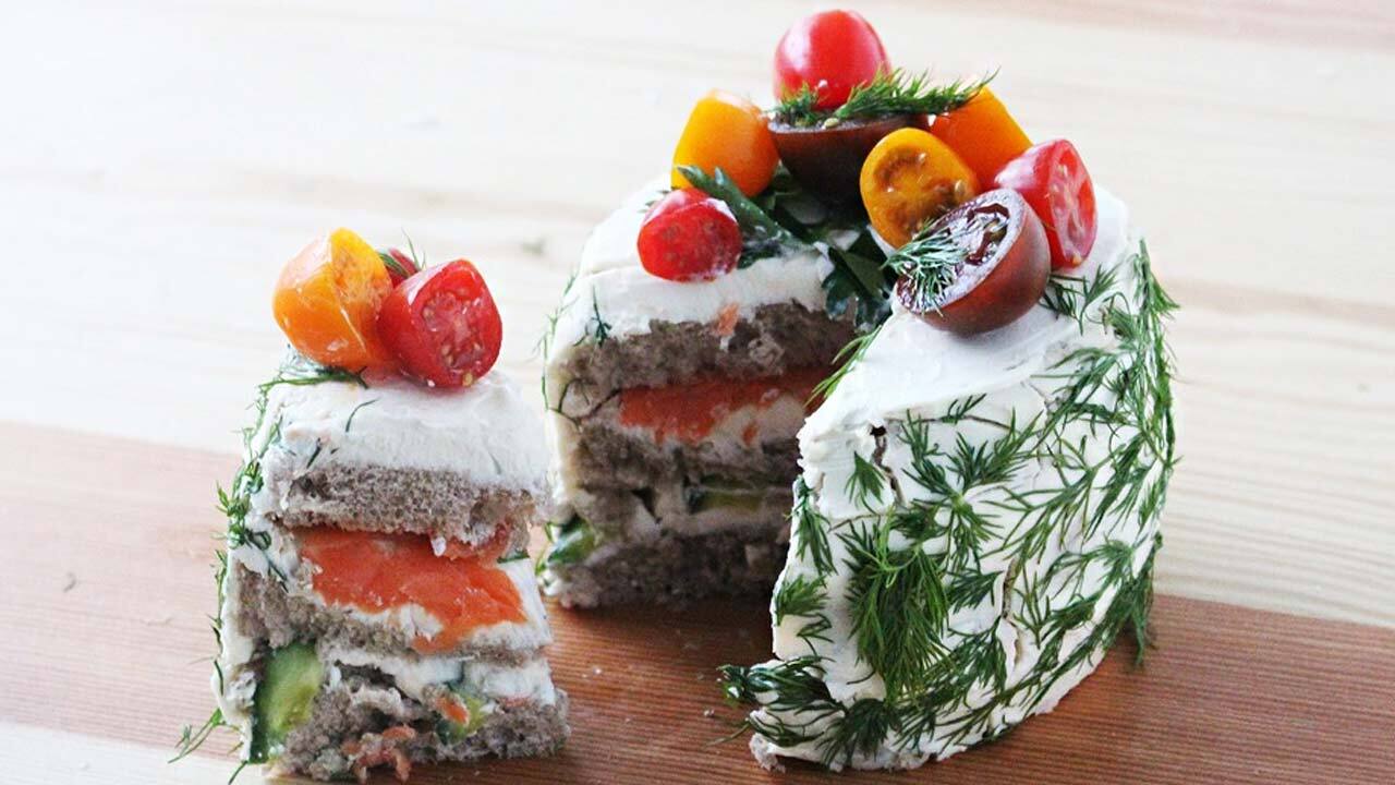 طرز تهیه کیک پنیر و شوید + فیلم