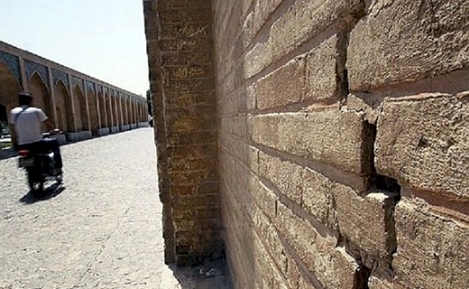 فرونشست پل های تاریخی اصفهان