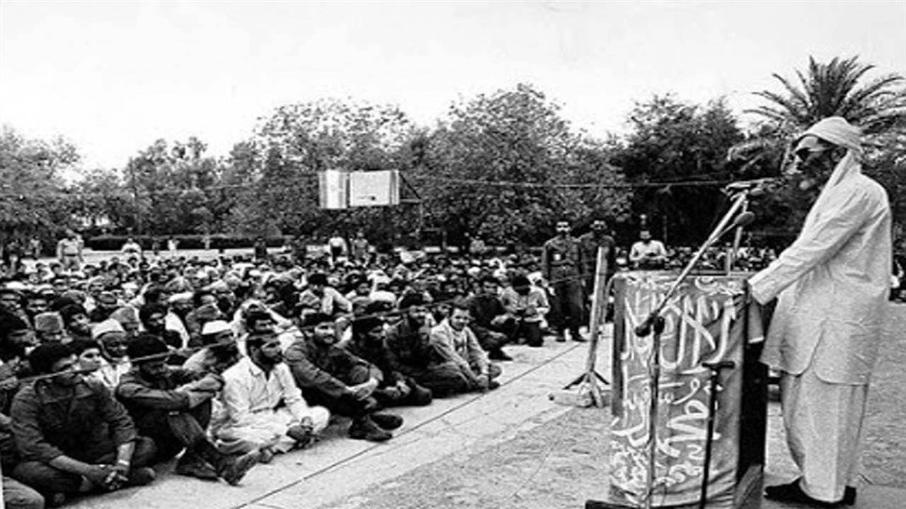 ماجرای تبعید رهبر انقلاب به ایرانشهر که ساواک را پشیمان کرد! + تصاویر و سند