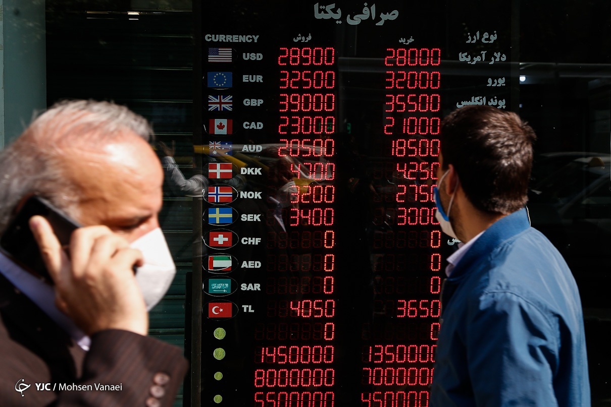 واقعی نبودن نرخ ارز، مانعی برای بازگشت ارز حاصل از صادرات است/ بازگشت ارز حاصل از صادرات نیازمند نظارت یکپارچه و به موقع است//