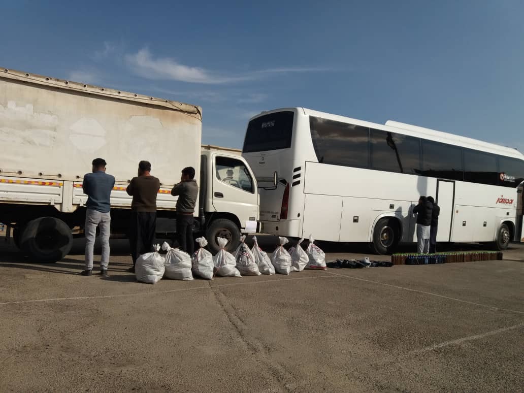 کشف ۳۰۰ کیلو تریاک در ورودی شیراز
