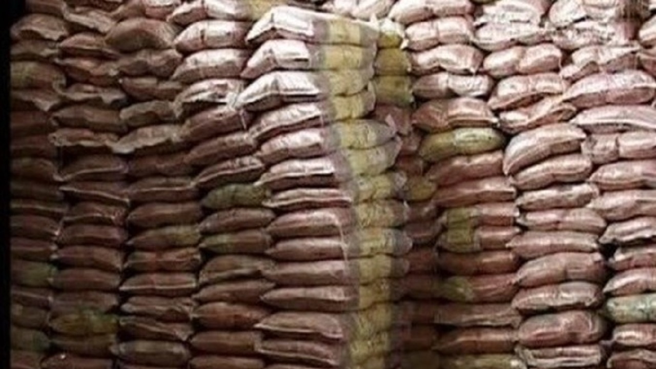 کشف احتکار حدود ۵ تن برنج و چای در اراک