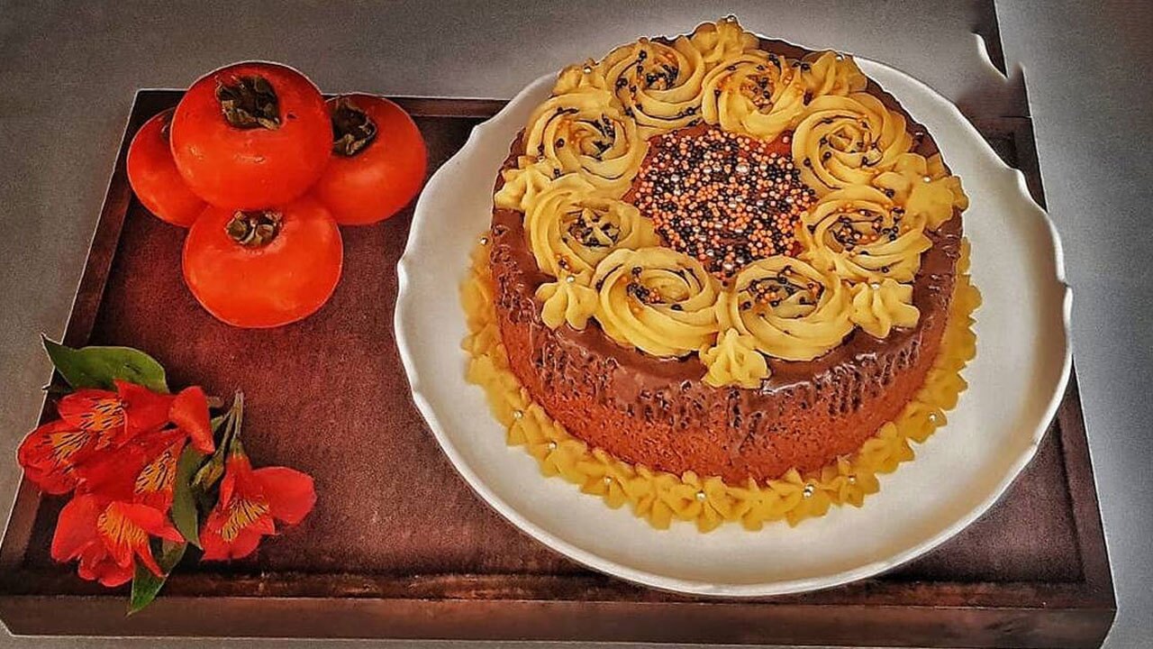 طرز تهیه کیک خرمالو + فیلم