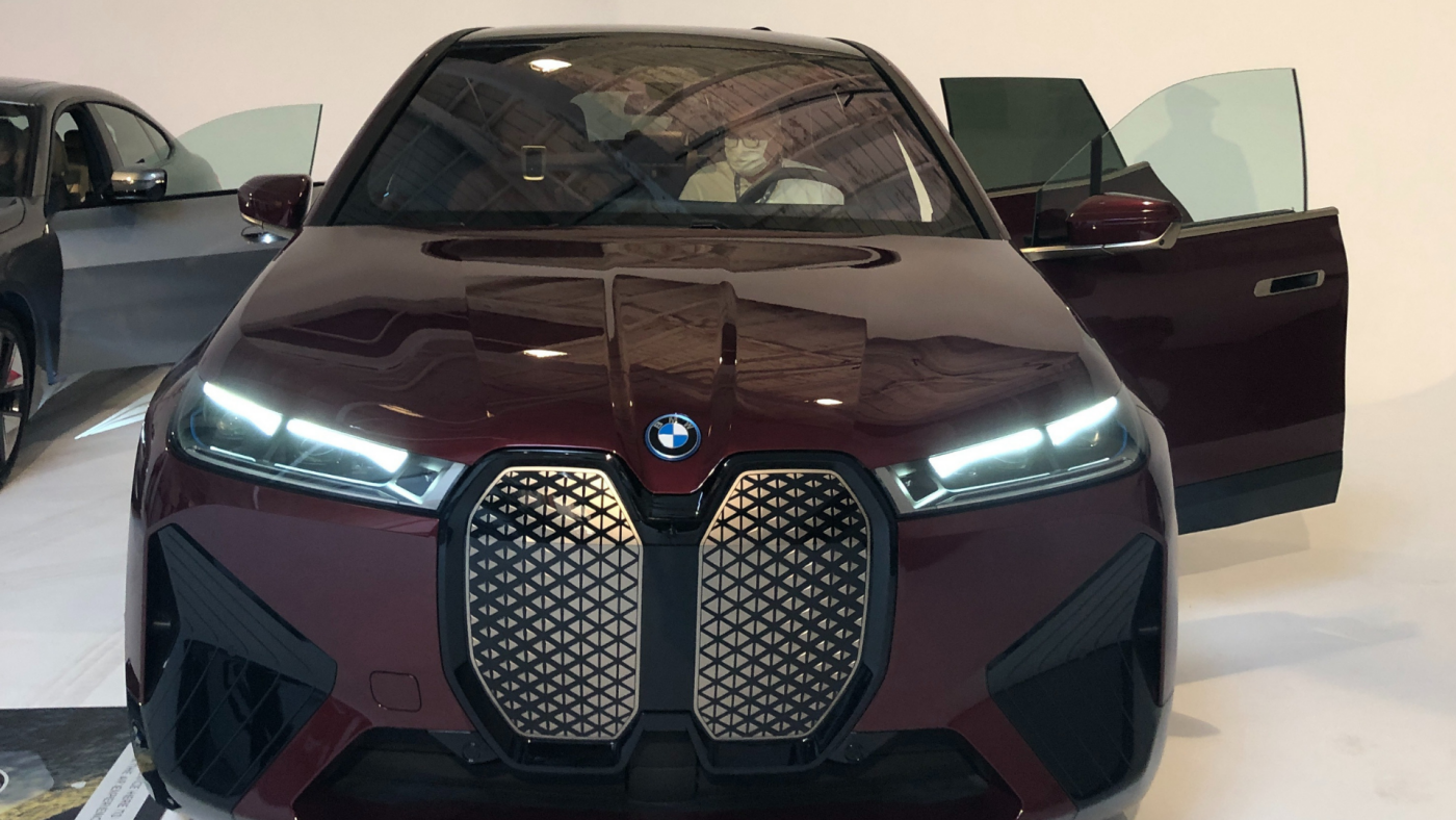 BMW iX