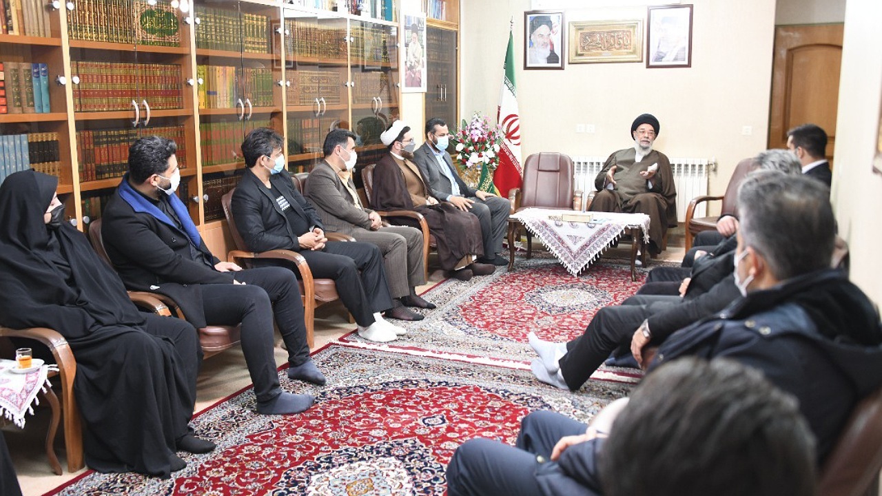 دیدار امام جمعه اصفهان با قهرمانان مسابقات جهانی وزنه برداری