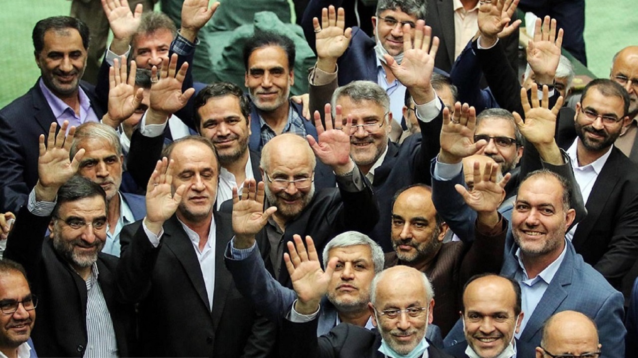 مجلس یازدهم فراکسیون‌های قوی ندارد