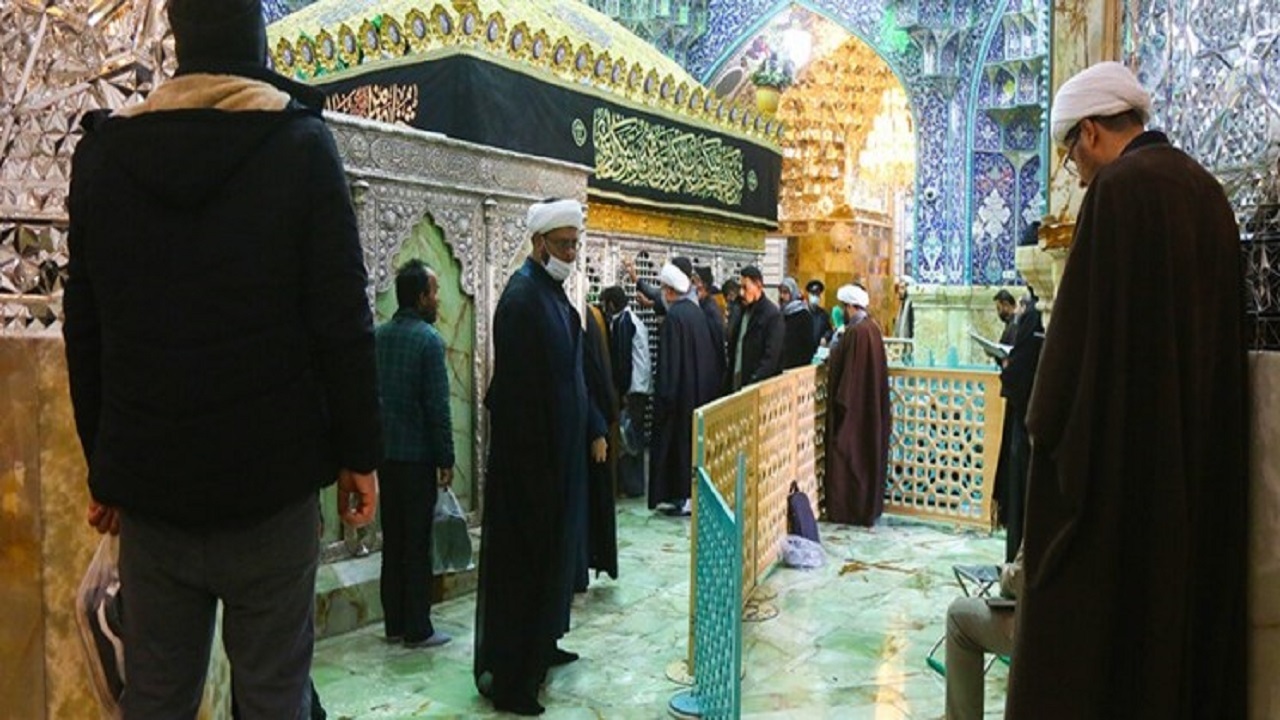 نرده‌گذاری در اطراف ضریح حرم حضرت معصومه (س)
