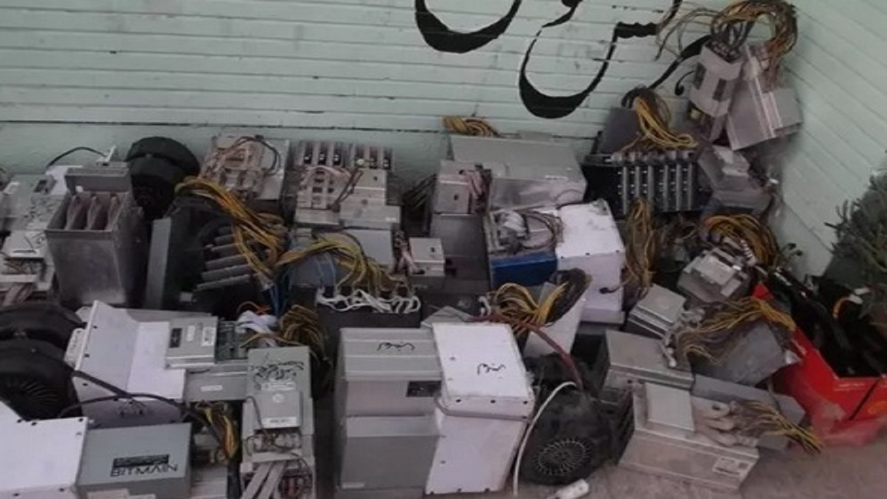 کشف ۳۸ دستگاه ماینر از یک کارگاه در اصفهان