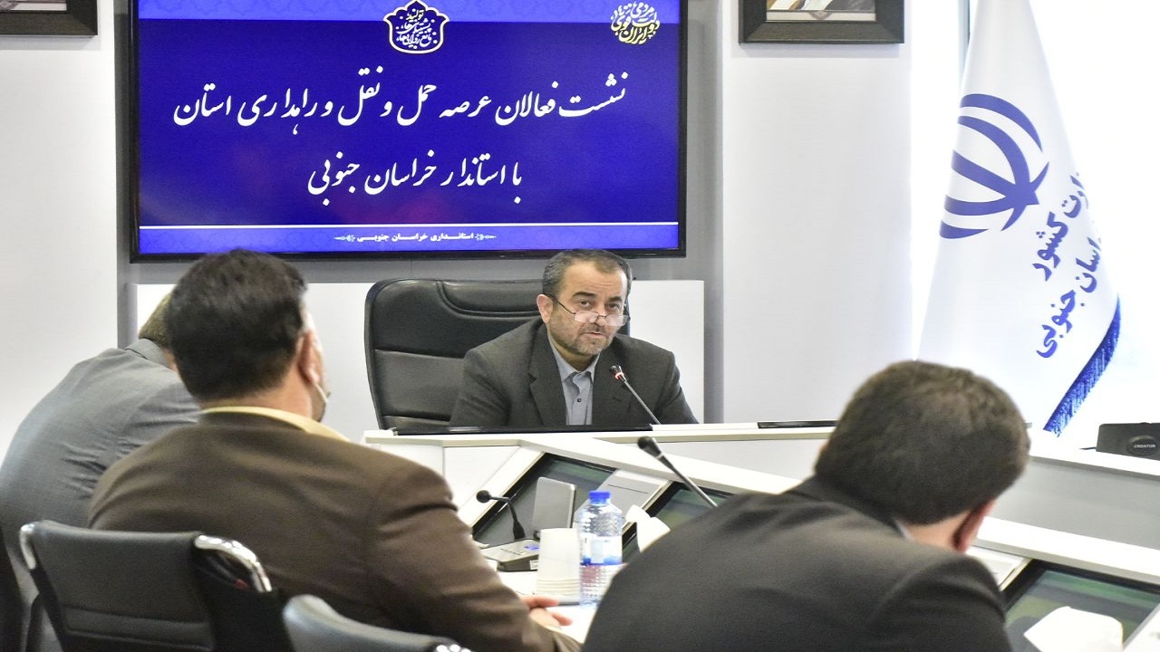 مجتمع خدمات بین راهی دیگ رستم احداث شود