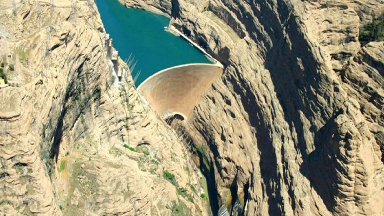 سد دز یکی از قطب‌های گردشگری در خوزستان است