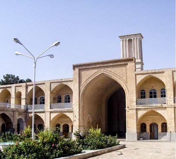 زیارتگاه در کاشمر