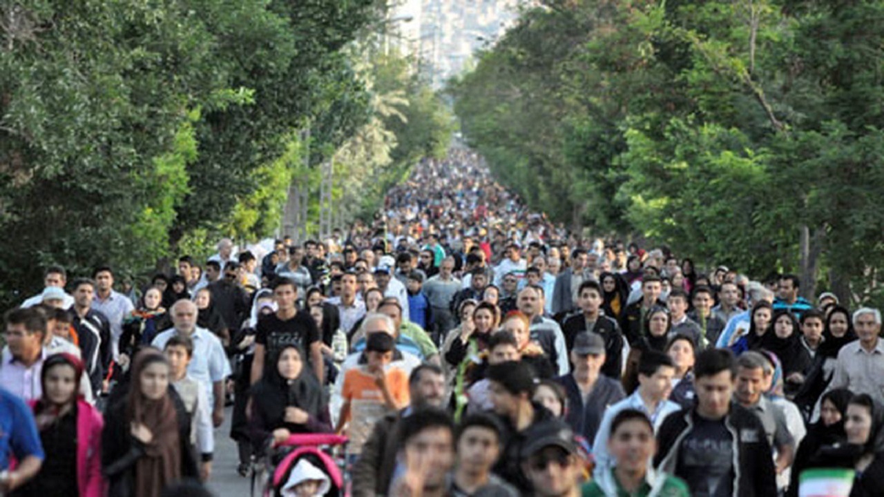 برگزاری پیاده‌روی خانوادگی در دهکده باغستان