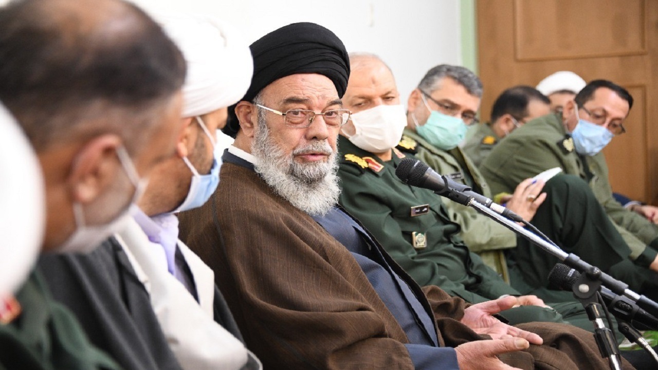 دیدار امام جمعه اصفهان با فرماندهان و مسئولان بسیج استان