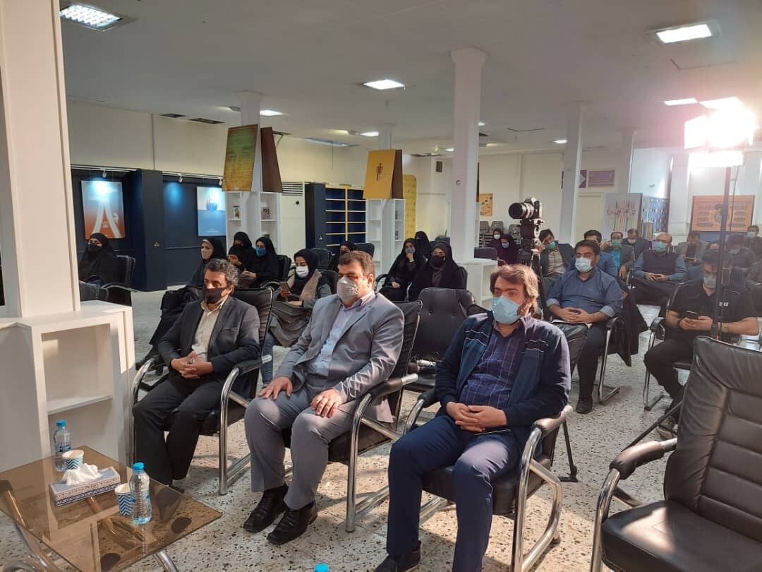 نقش راهبردی رهبر معظم انقلاب در رونق کتابخوانی
