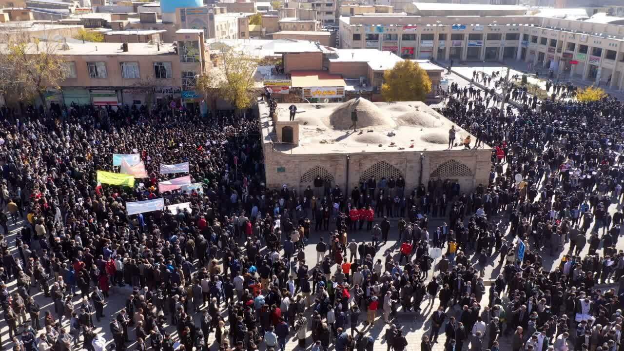گردهمایی مردم چهارمحال و بختیاری در اعتراض به مسائل آبی