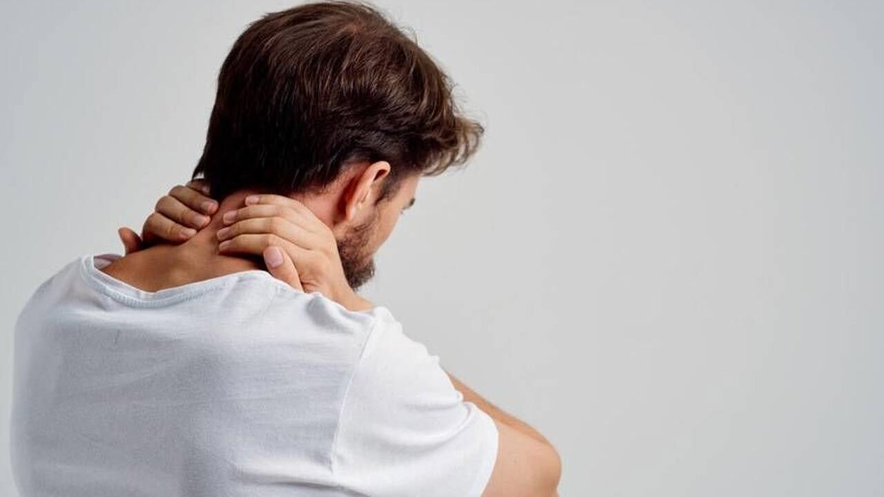 تمریناتی برای رفع گردن درد + فیلم