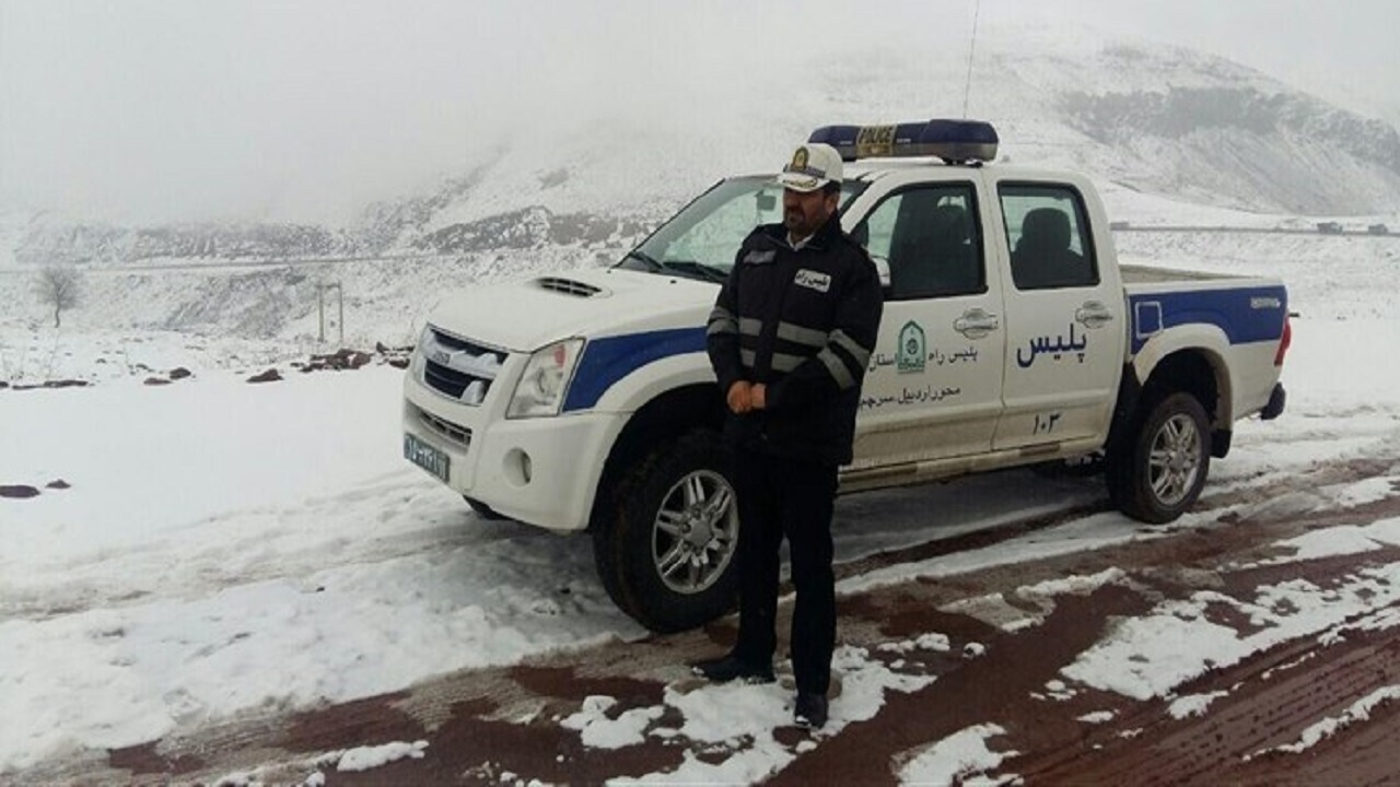 برف و یخبندان محور سمیرم به سی‌سخت را مسدود کرد