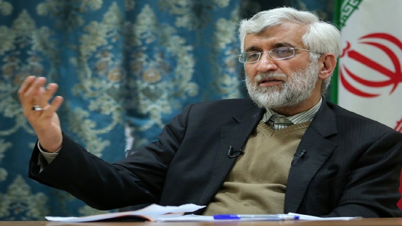 تخلفات ارز ۴۲۰۰ تومانی پیگیری شود