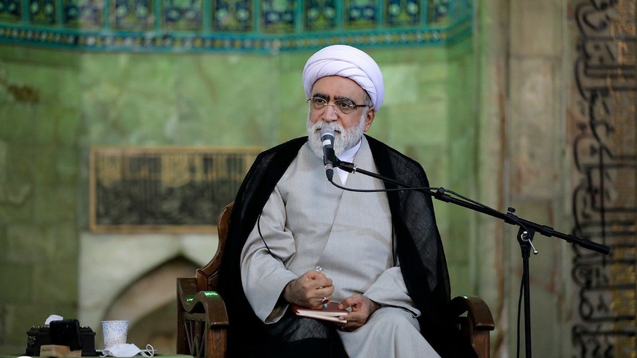 احیای روحیه بسیجی دوران جنگ موجب رفع مشکلات کشور است