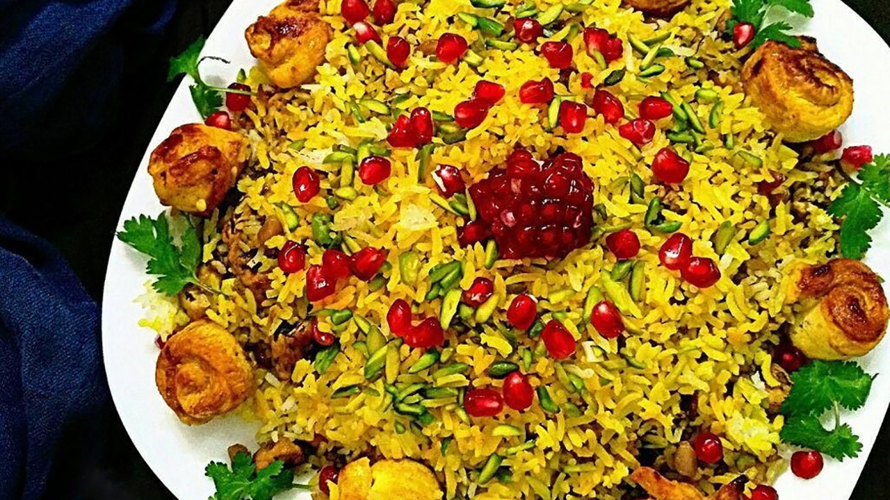 طرز تهیه ساده انار پلو مجلسی با مرغ برای شام شب یلدا + انار پلو شیرازی و قزوینی