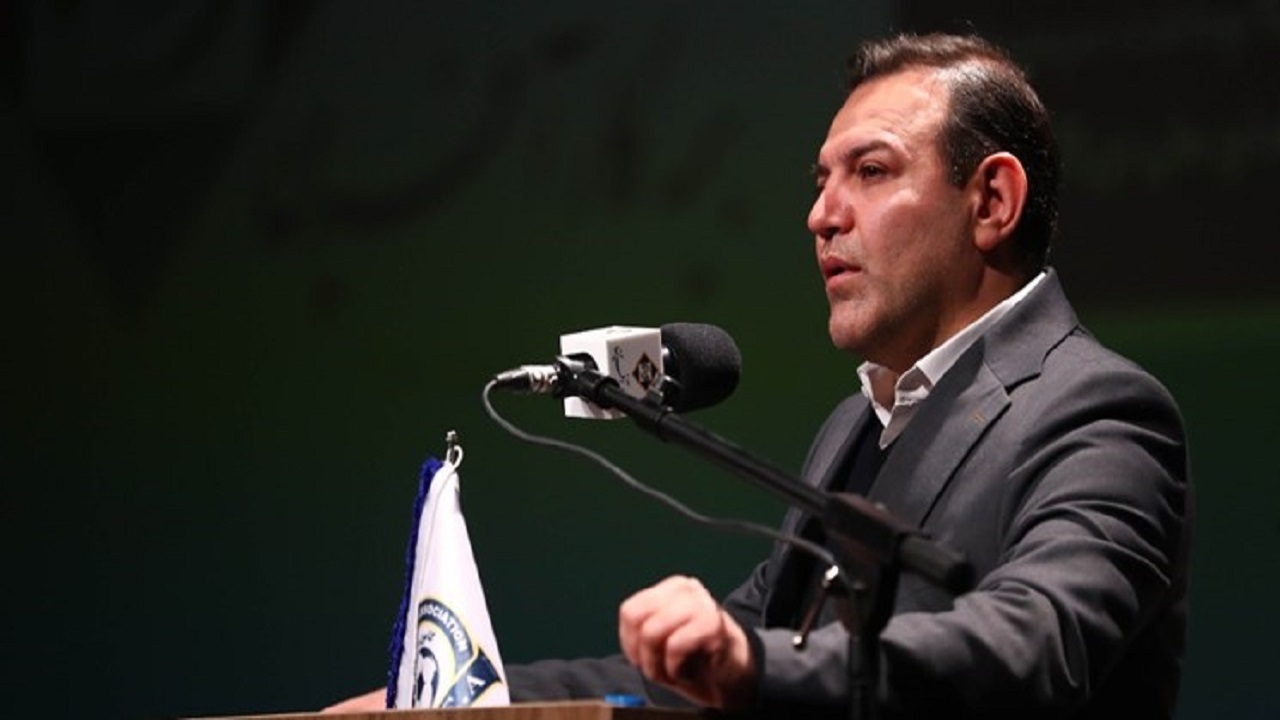عزیزی خادم فردا به اصفهان می‌رود