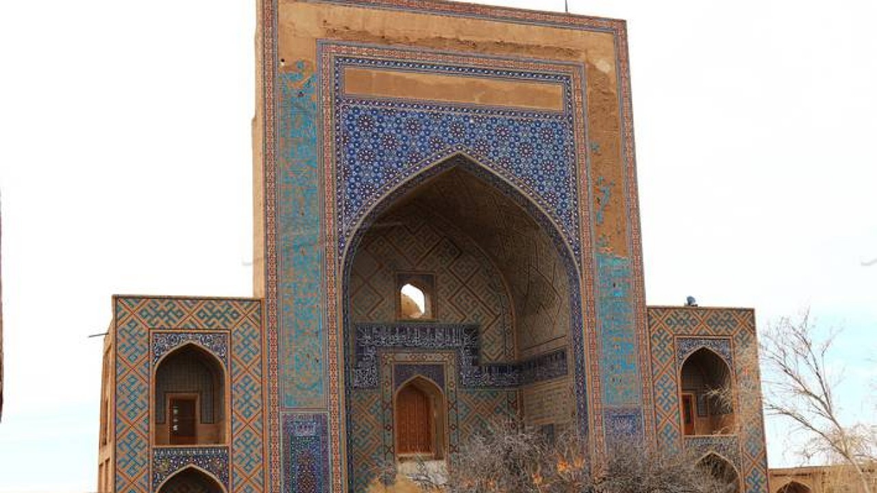 آرامگاه مولانا ابوبکر در تایباد؛ یادگار به جا مانده از دوران تیموریان + فیلم