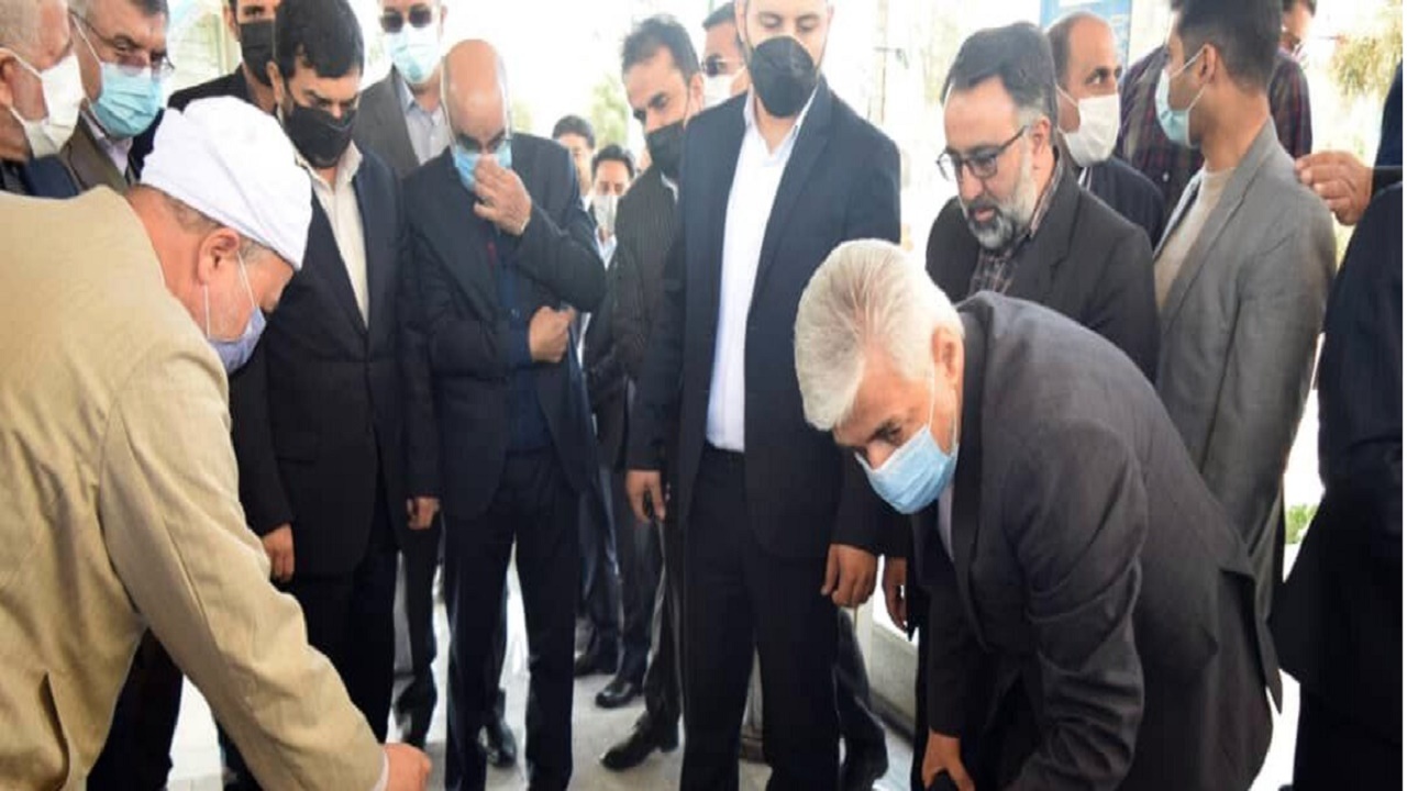 وزیر ورزش و جوانان به مقام شامخ شهدای زاهدان ادای احترام کرد
