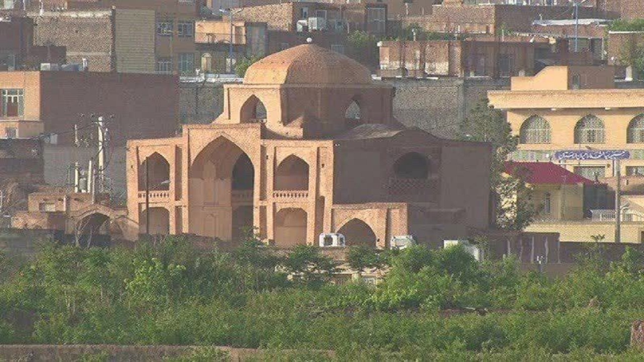 مسجد خسرو، یادگار رو به ویرانی صفوی در اردستان