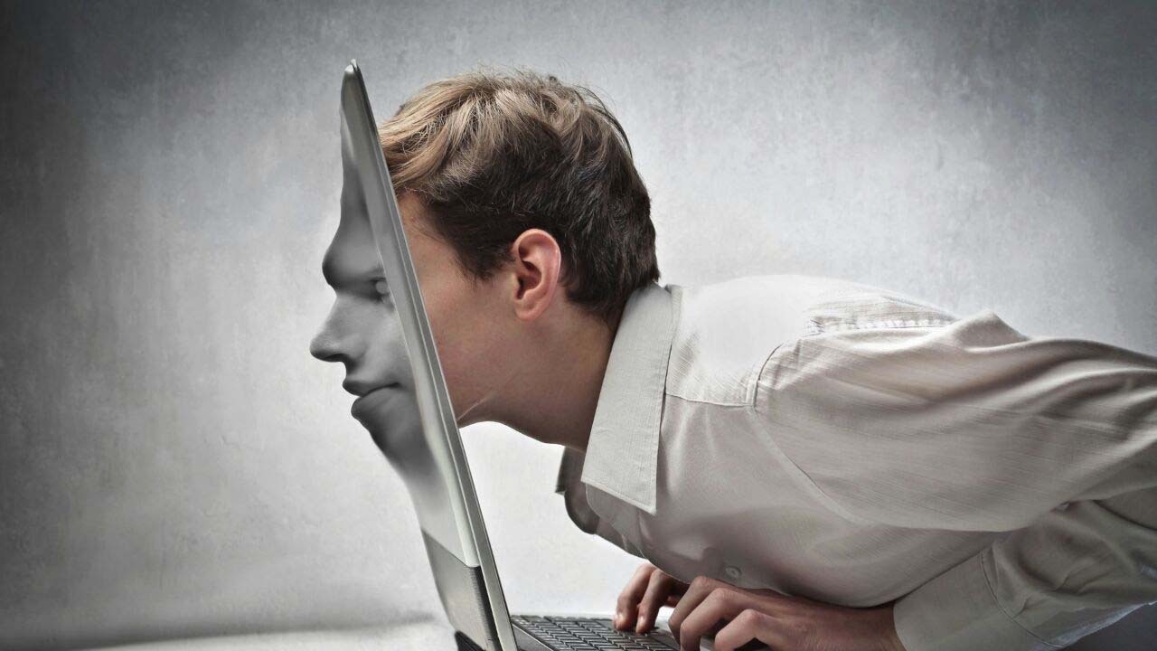 دنیای واقعی یا مجازی کدام را باور کنیم؟