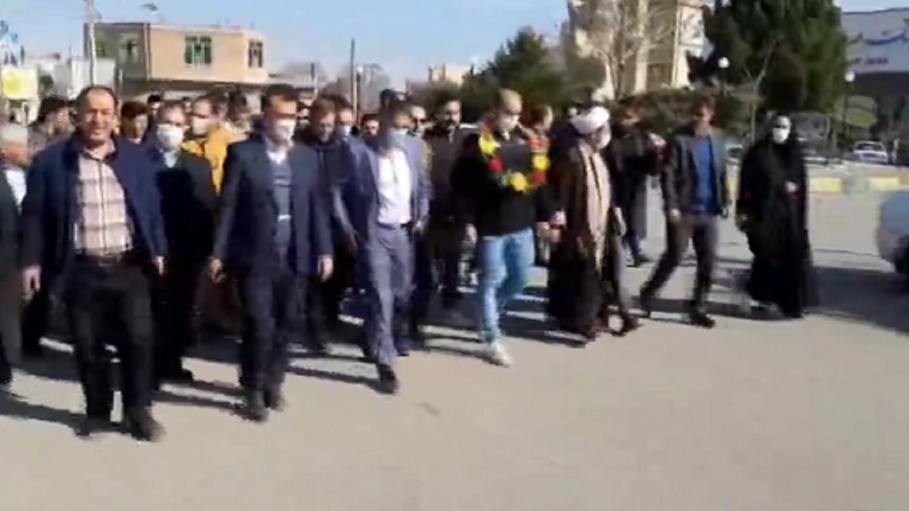 استقبال گرم ضیاءآبادی‌ها از افتخارآفرین مسابقات جهانی