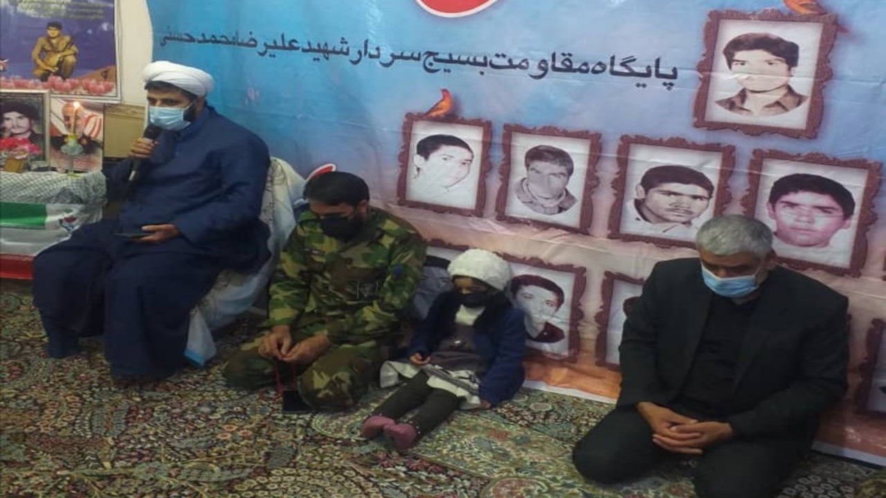 برگزاری یادواره ای خانگی برای شهید محمد حسنی