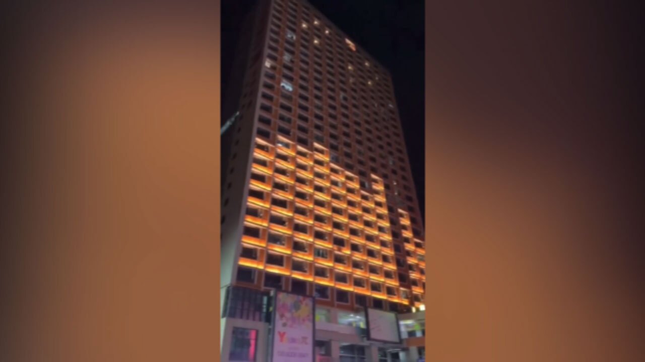 نورپردازی نمای یک برج به شکل جورچین + فیلم