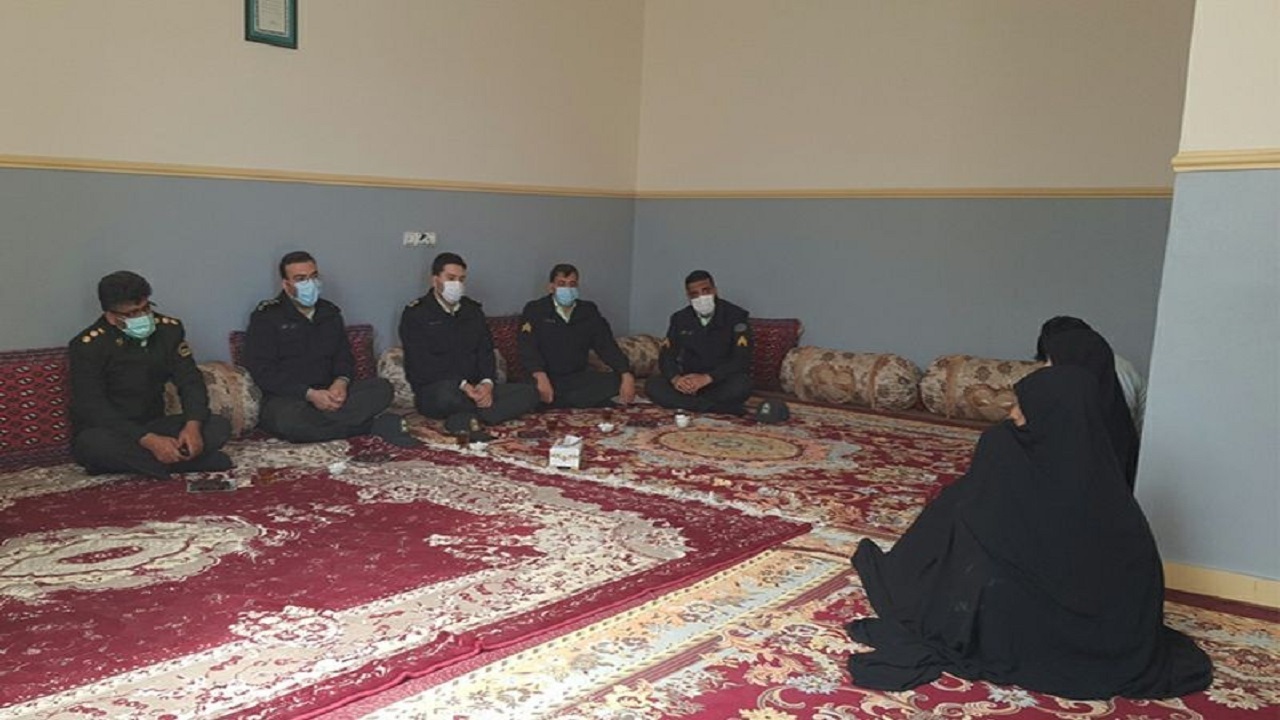 خانواده های معظم شهداء پرچم داران ترویج فرهنگ عاشورایی