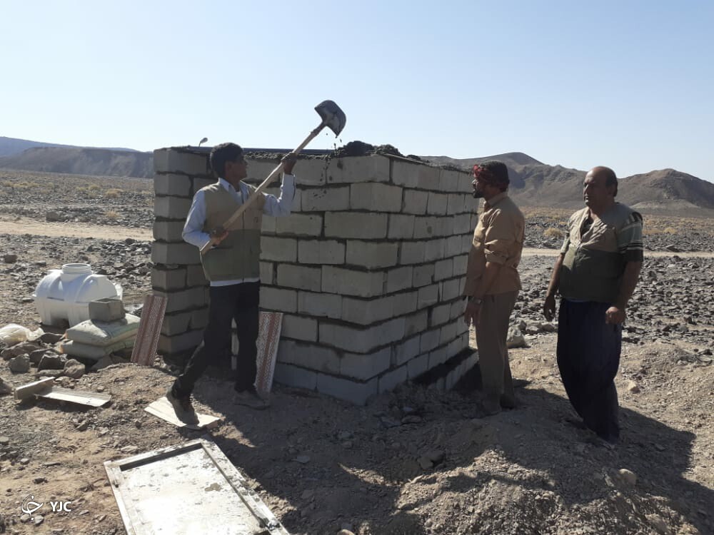 ساخت سرویس بهداشتی در روستاس سبزکان