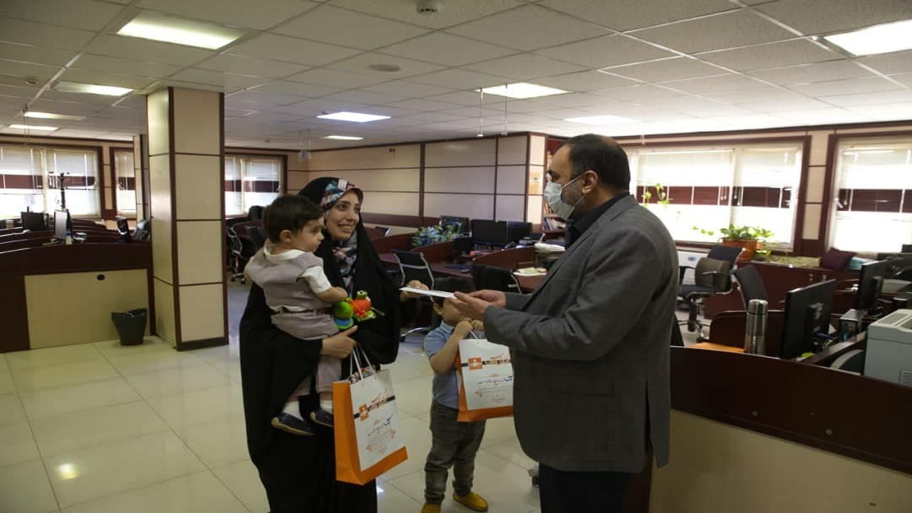 وقتی رسالت خبری در کنار وظیفه مادری یک خبرنگار سوژه رسانه‌ها می‌شود