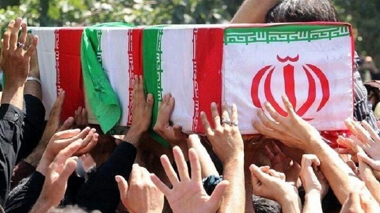 تشییع پیکر شهید نوجوان مدافع حرم در محلات