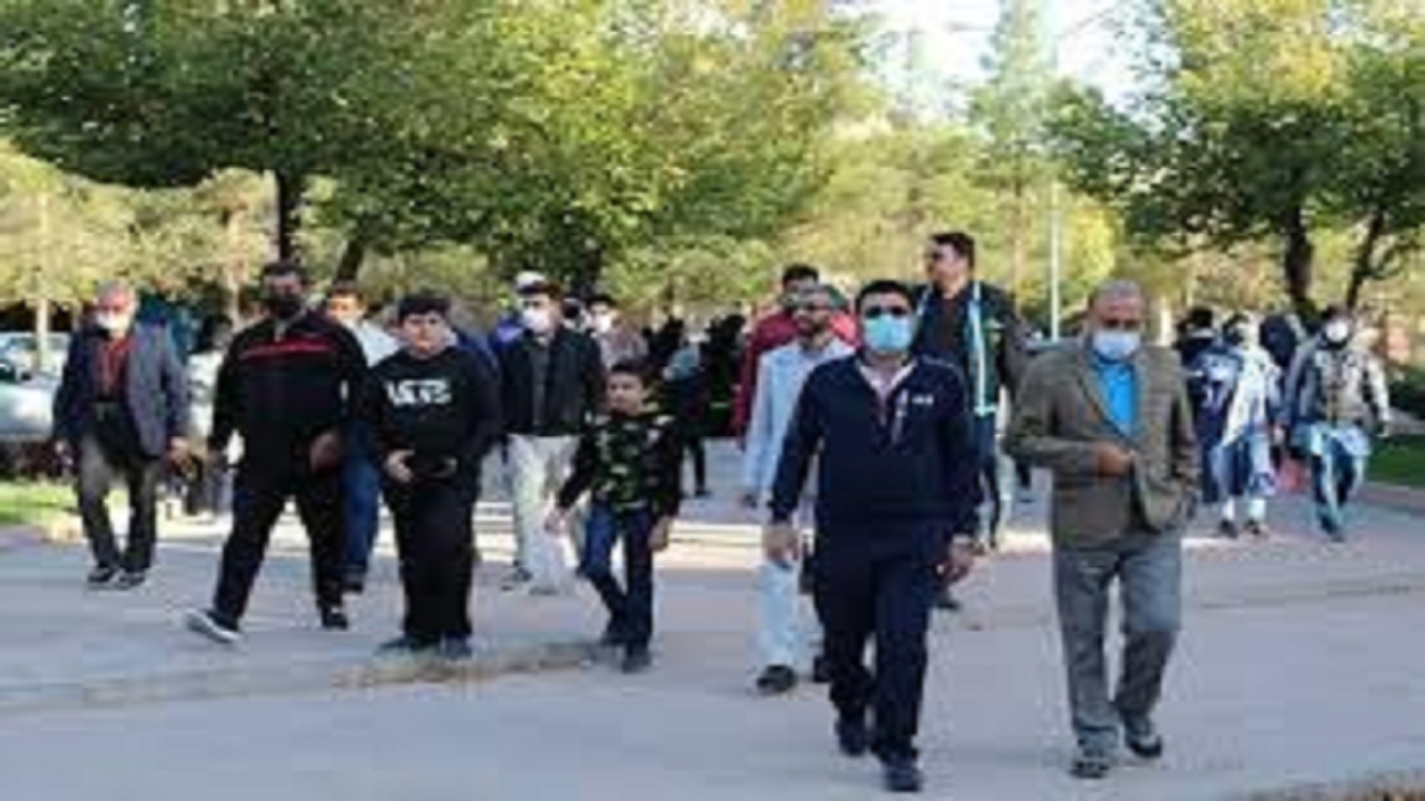 برگزاری همایش پیاده‌روی خانوادگی هفته بسیج در همدان