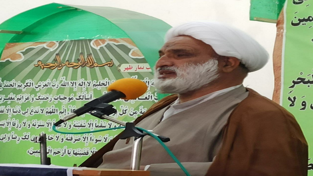 علمی که در بسیج تعلیم می شود همراه با عمل است
