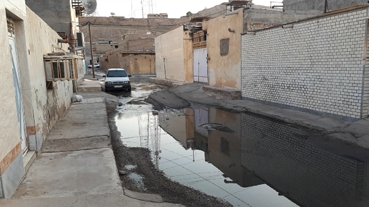 فیلمی از خودنمایی فاضلاب در معابر اهواز