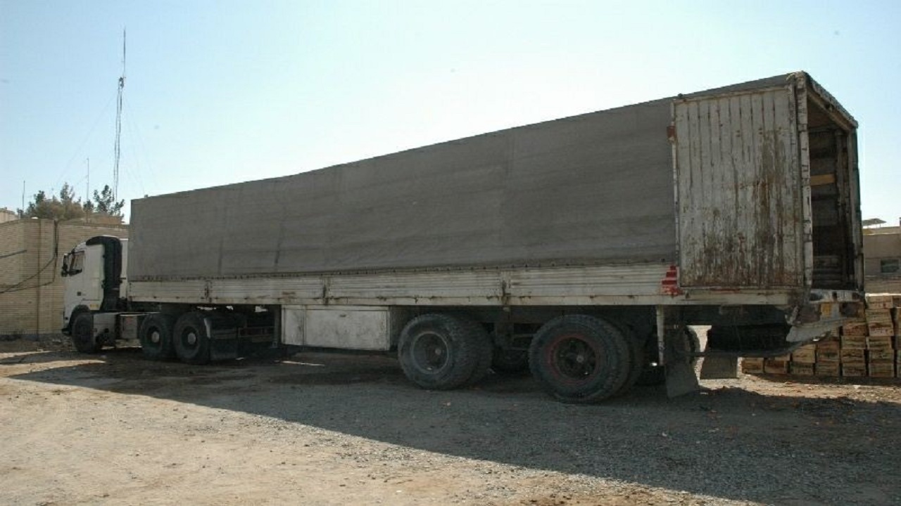 کشف ۳۰ تن روغن خوراکی قاچاق در نیمروز