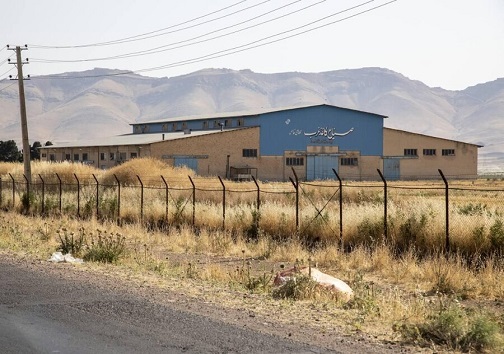 نمایی ازکارخانه کاغذ غرب متروکه نمایی ازکارخانه کاغذ غرب متروکه