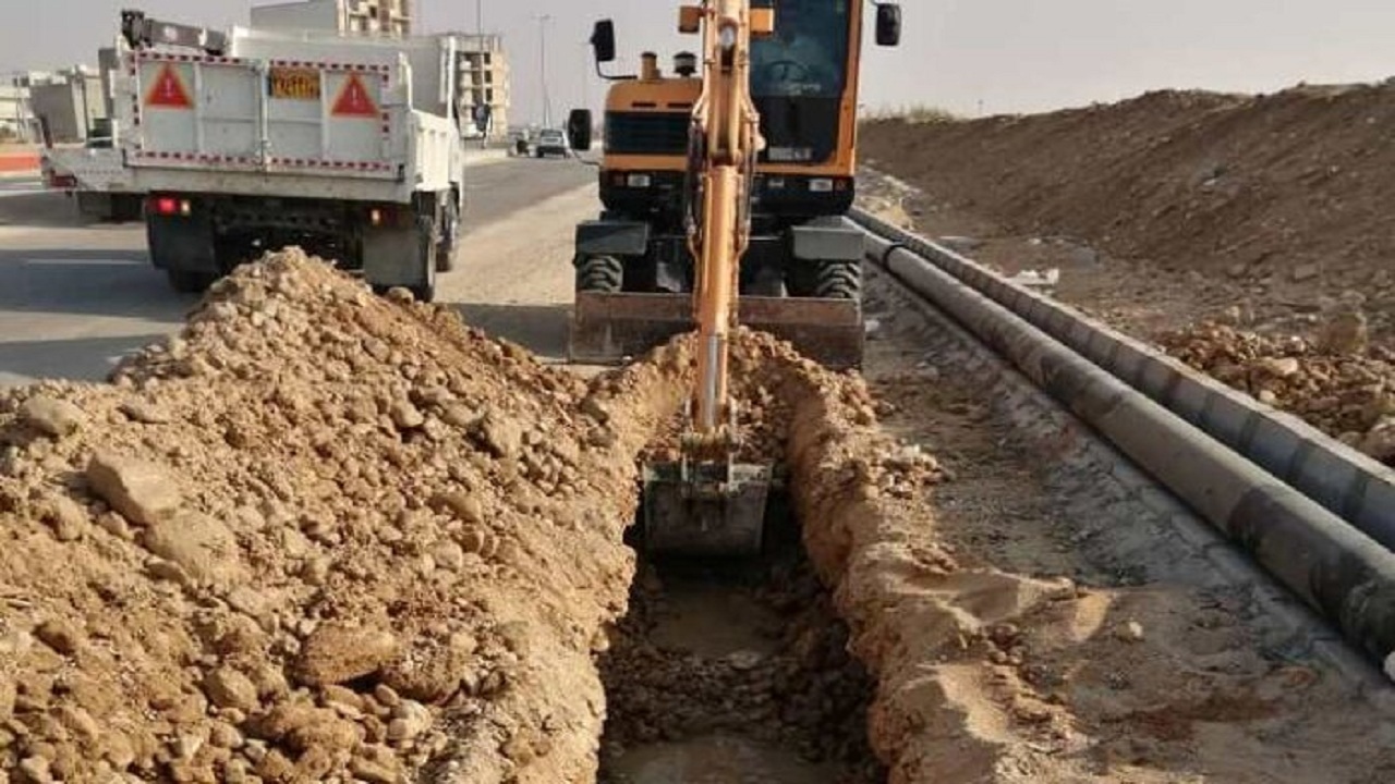 اصلاح و بازسازی ۵۰ متر از خط انتقال فاضلاب شهر دهلران