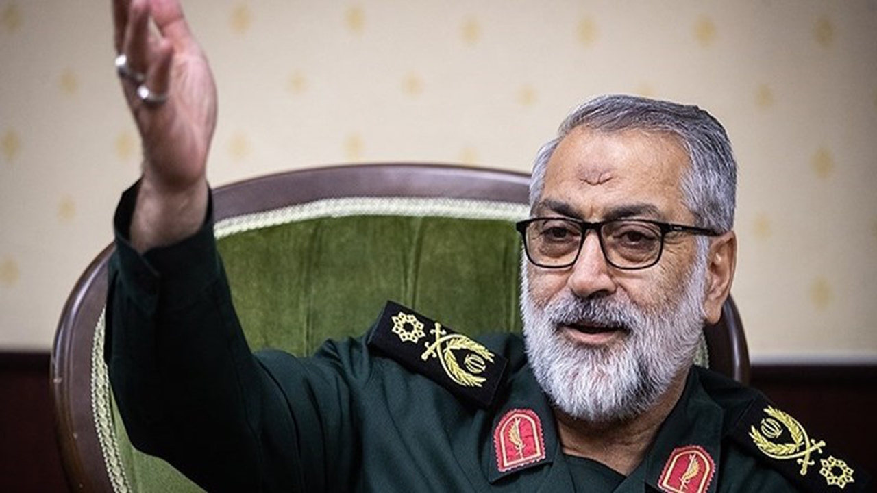 زاویه گرفتن با ولایت موجب سقوط می‌شود