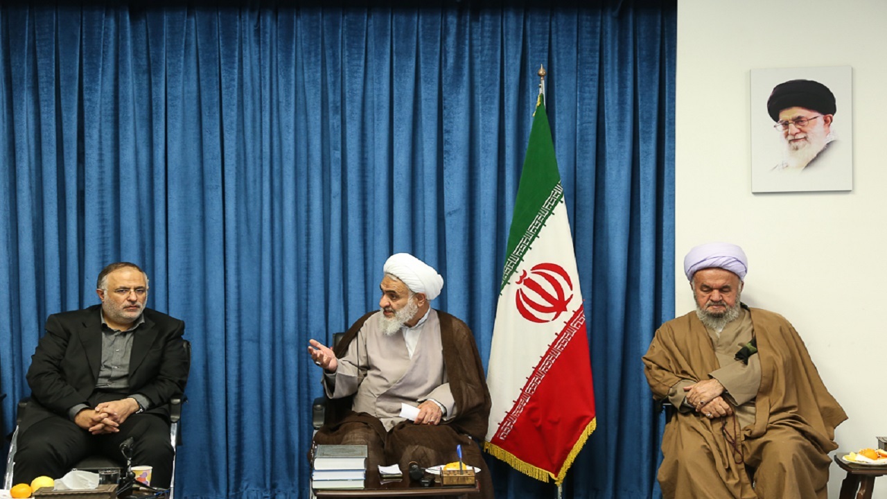 ائمه جمعه برای سهولت در اصلاح امور، حامی استاندار هستند