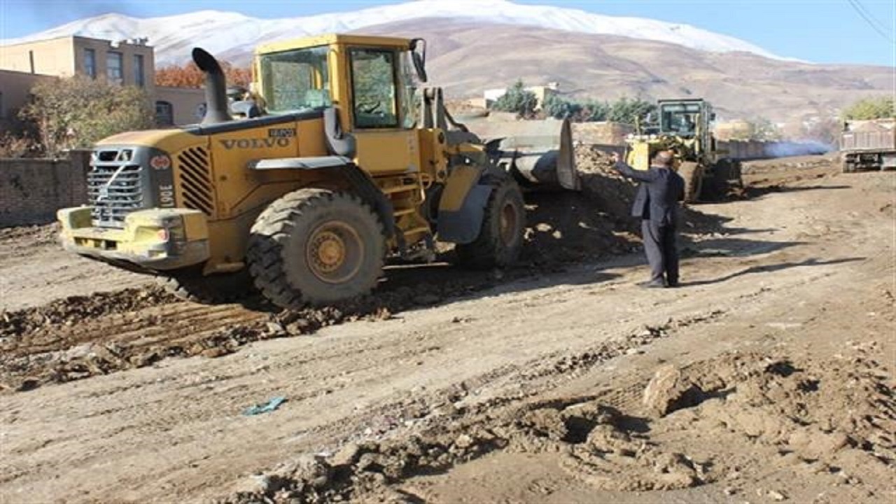 آغاز عملیات اتصال میدان ورودی شهرک ۵ آذر به انتهای حاجی آباد سنندج